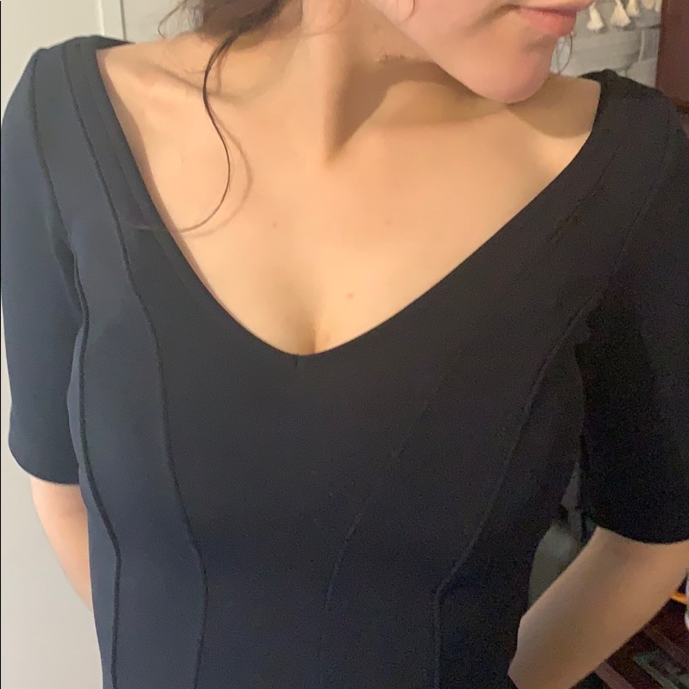 Black body hugging dress - Picture 4 of 4